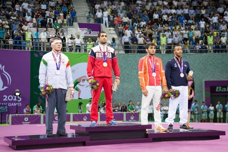 Azərbaycanlı güləşçi Bakı 2015də bürünc medal qazanıb