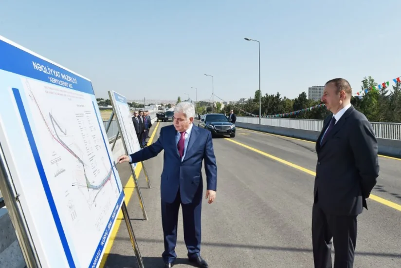Prezident İlham Əliyev Beynəlxalq Avtovağzal ərazisindən Bakı dairəvi yolunu birləşdirən körpünün açılışında iştirak edib