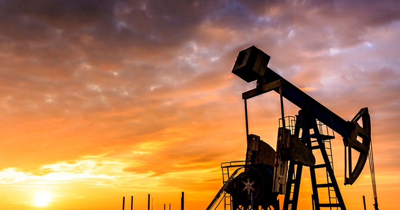 Oil prices continue to rise amid supply fears