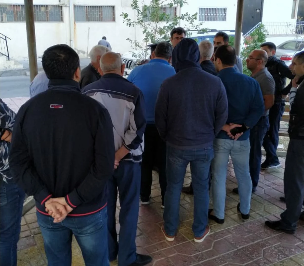 Bakıda tikinti şirkəti protokoldan çıxarış üçün pul tələb edir - ŞİKAYƏT - VİDEO