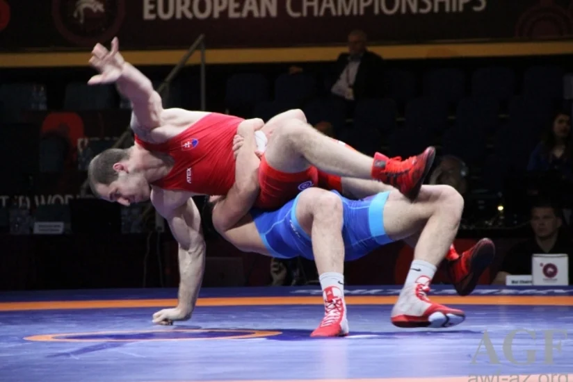 Azərbaycan güləşçiləri Avropa çempionatında növbəti medalları qazanıblar