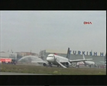 Fire engine cause emergency landing Turkish Airlines' plane - VIDEO