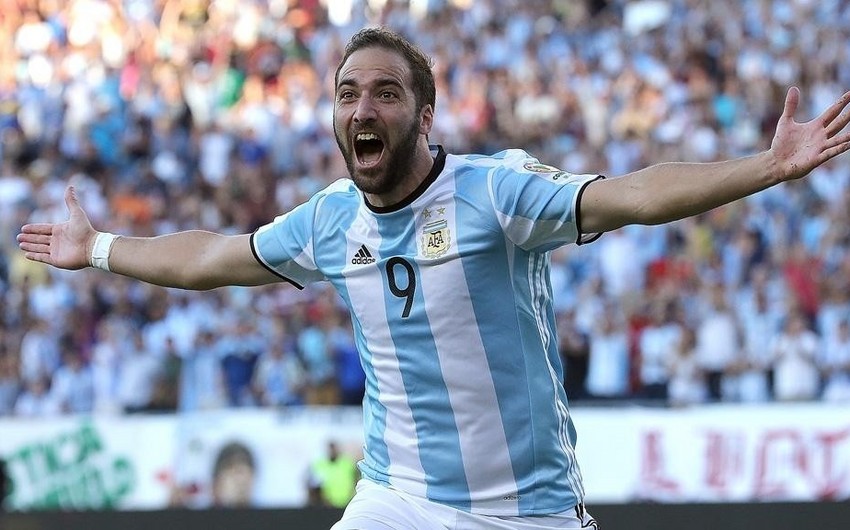 Tanınmış futbolçu Argentina yığmasındakı karyerasını başa vurub