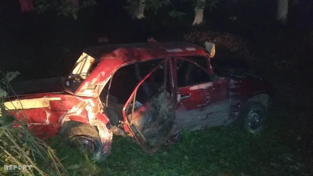 Masallıda maşın yoldan çıxaraq dərəyə düşüb, 4 nəfər yaralanıb - FOTO