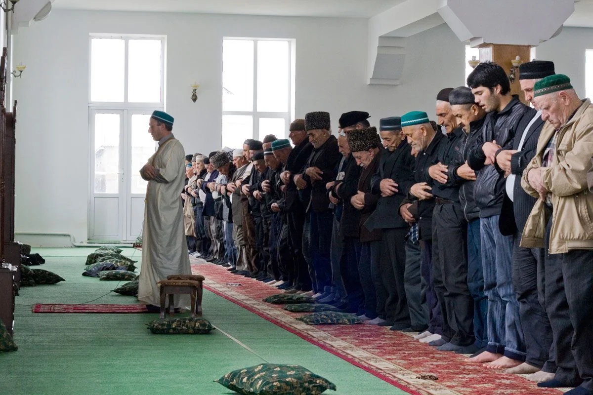Qazaxıstanda məsciddə namaz qılınması qadağan olundu