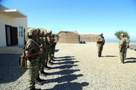 Azərbaycan müdafiə naziri düşmənə qarşı daha sərt tədbirlərin görülməsi ilə bağlı konkret tapşırıqlar verib