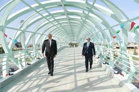 Prezident Mərdəkan-Zuğulba yolunda yerüstü piyada keçidinin açılışını edib