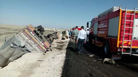 В двух ДТП в Турции погибли 13, ранены 11 человек - ВИДЕО