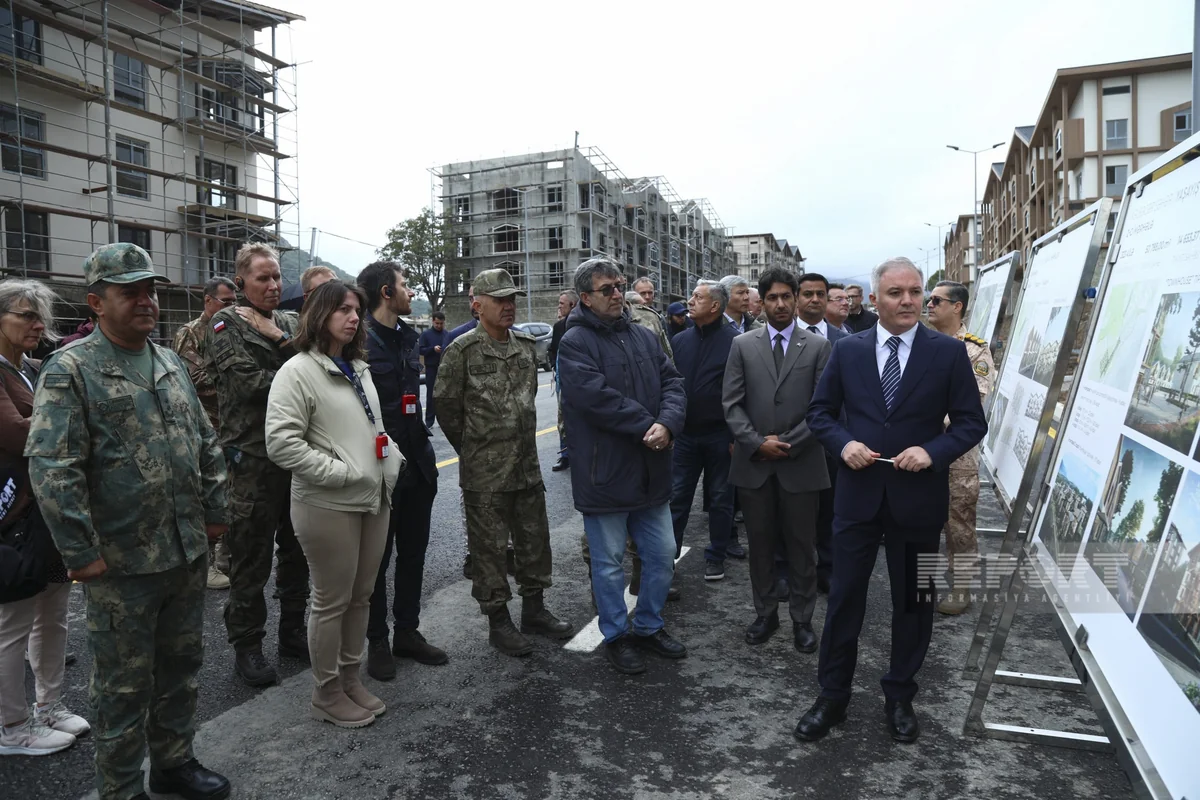 Foreign diplomats view construction of settlement, educational complex in Azerbaijan's Kalbajar