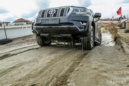 Bakıda yeni “Toyota Prado” nümayiş olunub