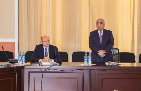 Azərbaycanın yeni energetika naziri nazirliyin kollektivinə təqdim olunub