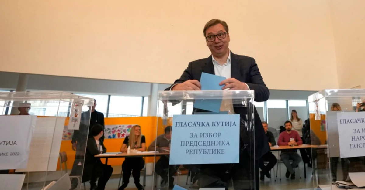 Президент Сербии проголосовал на выборах