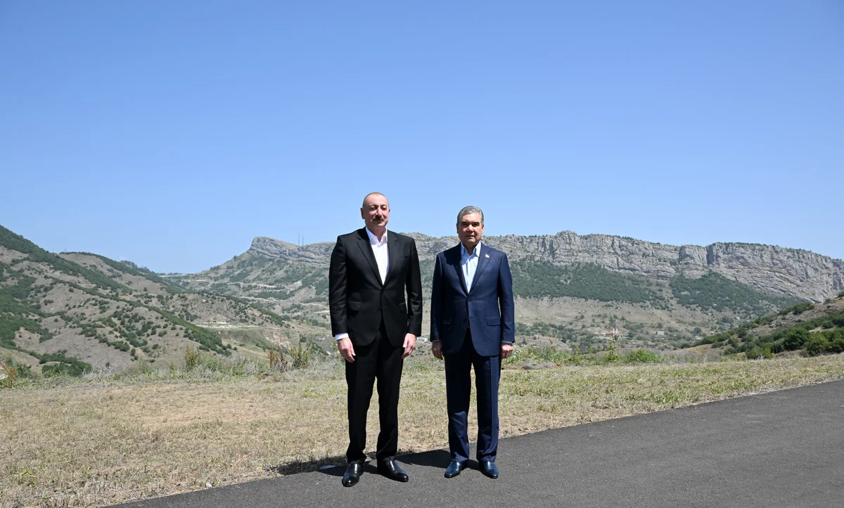 President Ilham Aliyev and Gurbanguly Berdimuhamedov pose for photo against backdrop of Dashalty village in Shusha district