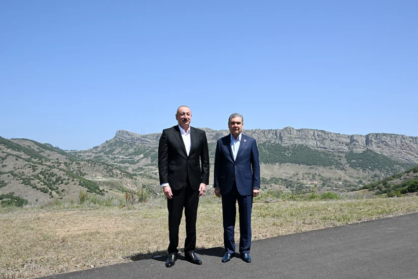 President Ilham Aliyev and Gurbanguly Berdimuhamedov pose for photo against backdrop of Dashalty village in Shusha district