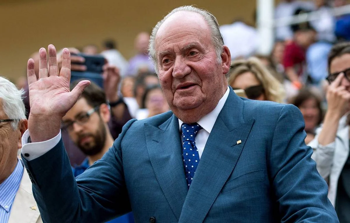 Бывший король Испании решил покинуть страну