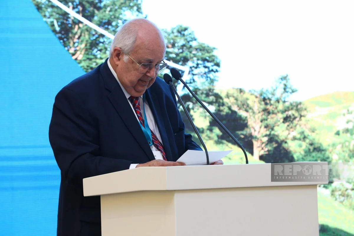 Ismail Serageldin: Global carbon dioxide emissions reached 54B tons per year