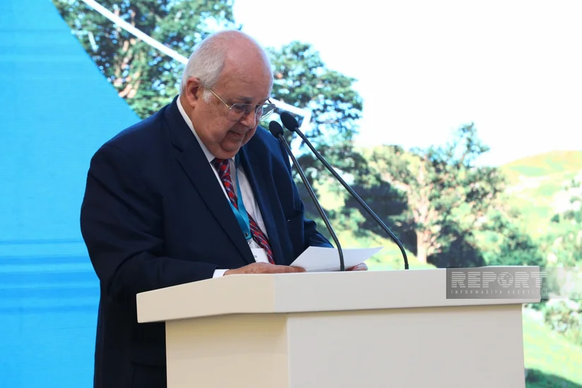 İsmail Serageldin: Atmosferə qlobal karbon qazı emissiyası ildə 54 milyard tona çatıb