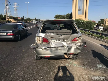 Bakıxanov Çörək Zavodunun maşını qəzaya düşüb, xəsarət alanlar var - FOTO - VİDEO