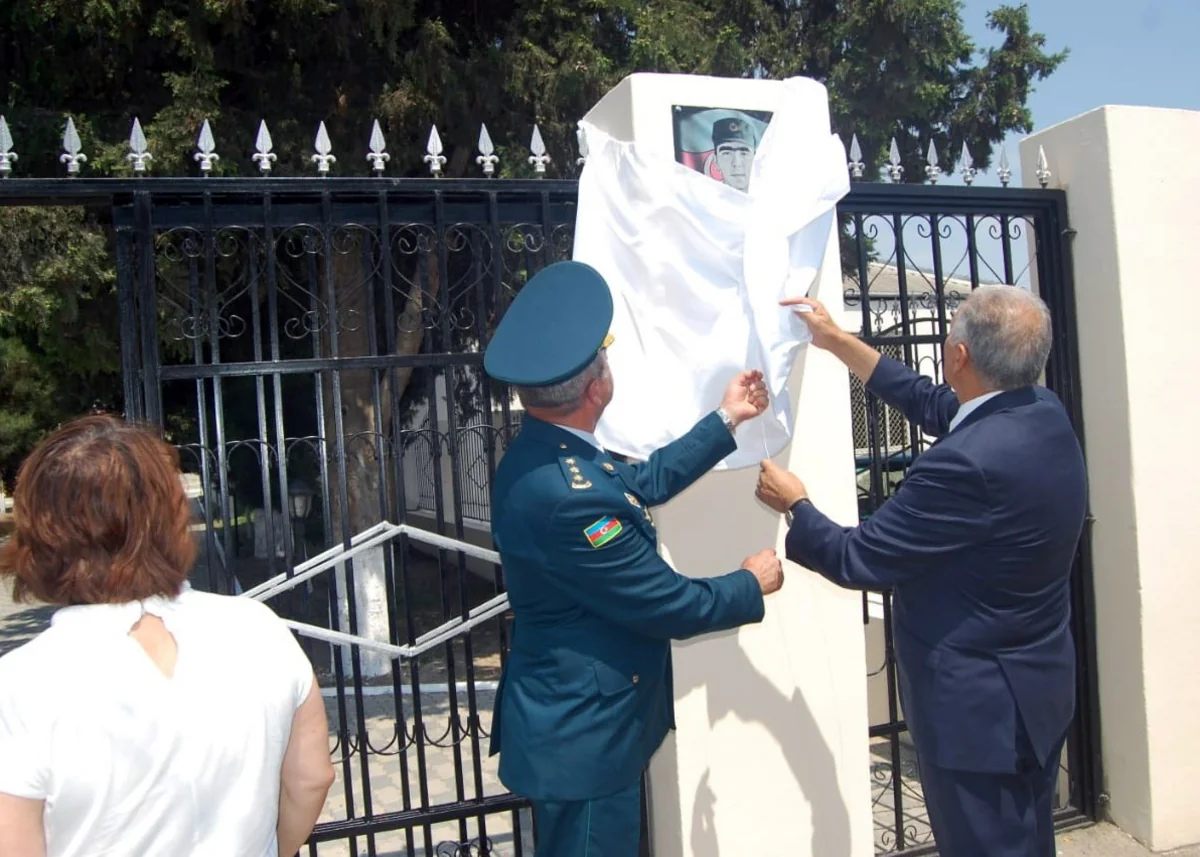 Samuxda Milli Qəhrəmanın xatirə lövhəsi açılıb