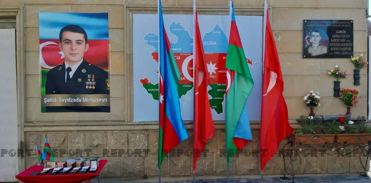 Gəncədə Vətən müharibəsi şəhidinin adına olan küçədə barelyefi açılıb