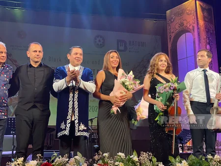 Batumidə Heydər Əliyevin 100 illik yubileyi münasibətilə konsert proqramı təqdim edilib