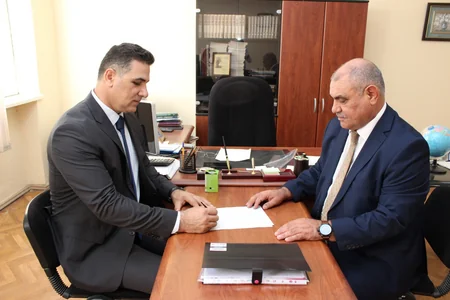 Azərbaycanda daha 2 siyasi partiya ofis sahəsi ilə təmin olunub