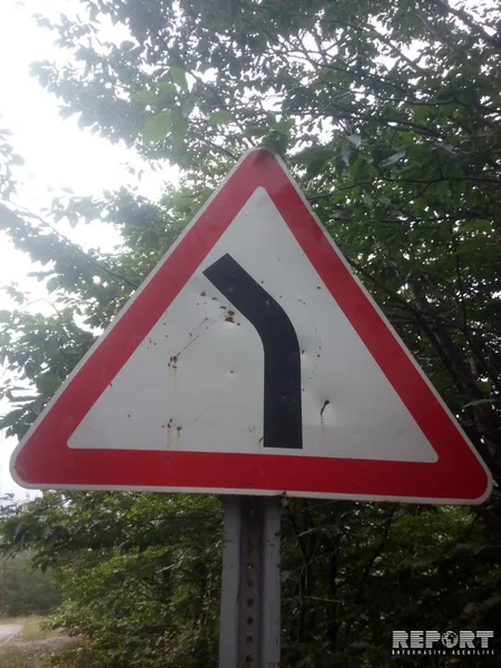 Quba-Xınalıq yolunda yol nişanları güllələnib - FOTO