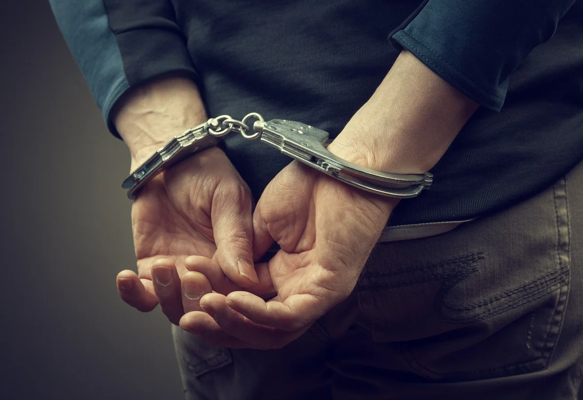 Bakı polisi axtarışda olan 10 nəfəri  saxladı