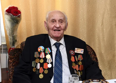 “Azərişığ”ın əməkdaşları Böyük Vətən müharibəsi iştirakçılarını ziyarət edib