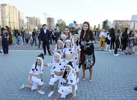 Heydər Əliyev Fondunun vitse-prezidenti Leyla Əliyeva Heyvanların Beynəlxalq Müdafiəsi Gününə həsr olunan tədbirdə iştirak edib - FOTO