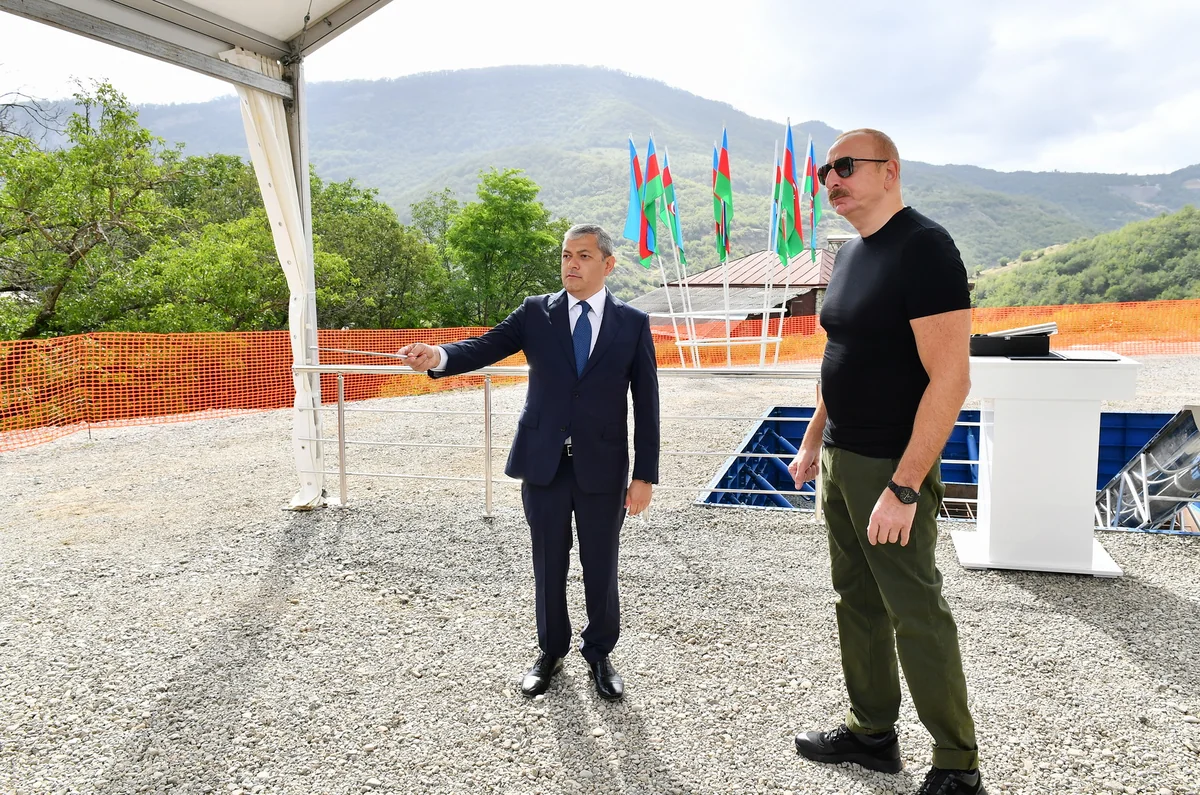 İlham Əliyev Şuşanın Daşaltı kəndinin yenidən qurulması ilə bağlı görüləcək işlərlə tanış olub