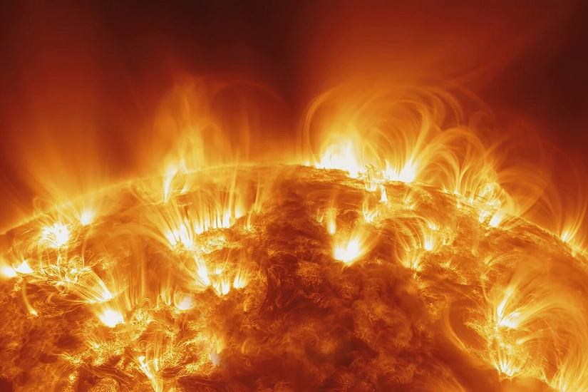 Gigantic 'hole' appeared in sun enables unusually fast solar wind to race toward Earth
