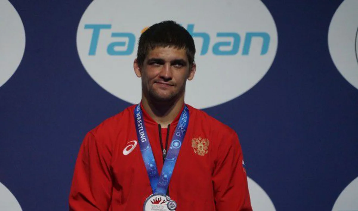 Rusiyalı güləşçi dünya çempionatında qazandığı medaldan məhrum edilib