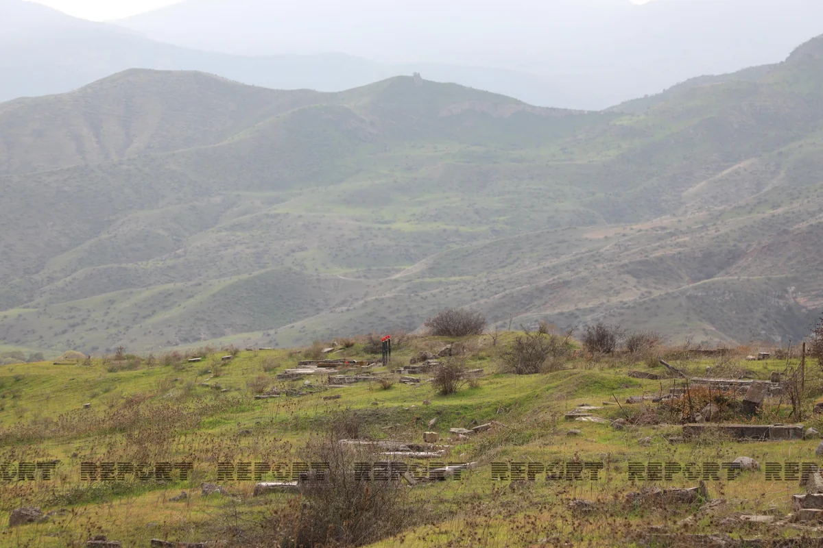 Qubadlıda erməni vandaliziminə məruz qalan qəbiristanlıq - FOTOREPORTAJ