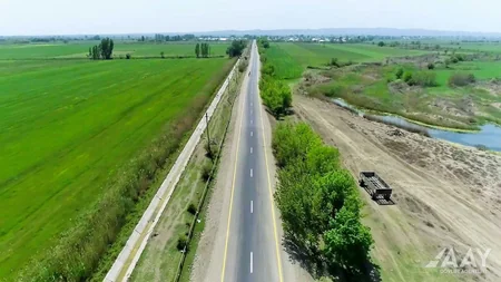 Yevlaxda kənd yolu yenidən qurulub