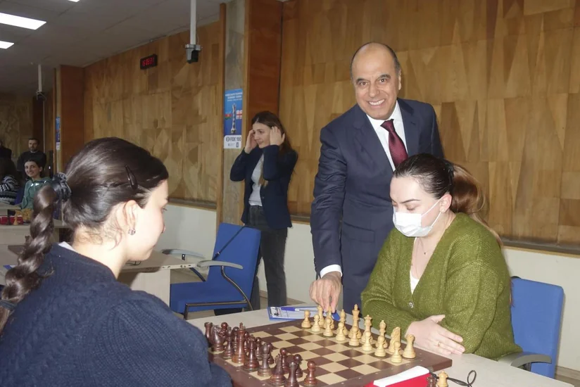 Qadın şahmatçılardan ibarət Azərbaycan millisi ikinci turda Gürcüstana uduzub