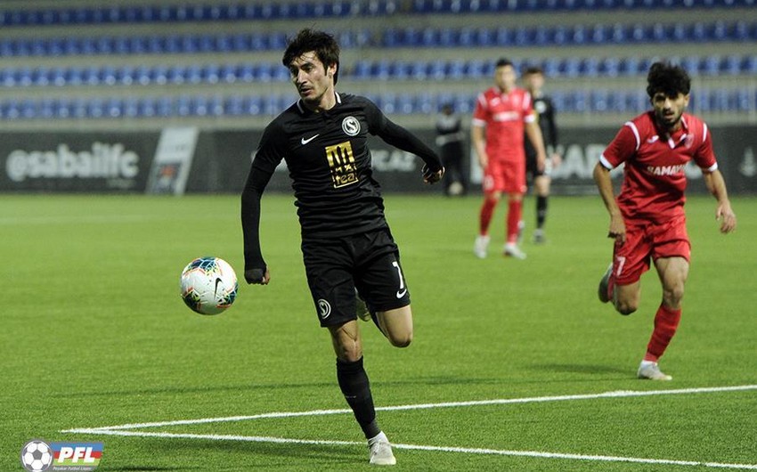 Səbail klubu futbolçusu hakimlər otağına girdiyi üçün cəzalanıb