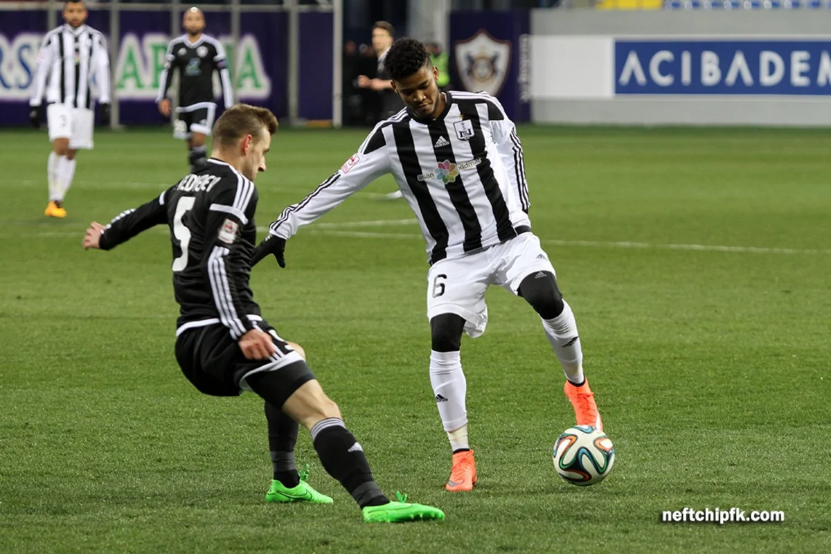 Qarabağ Neftçinin sabiq futbolçusu ilə müqavilə bağlayacaq