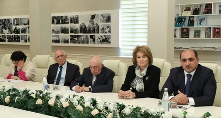 Azərbaycanda məktəbli geyimləri necə olsun?