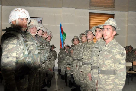Hərbi qulluqçuların ehtiyata buraxılmasına həsr olunmuş təntənəli mərasim keçirilib