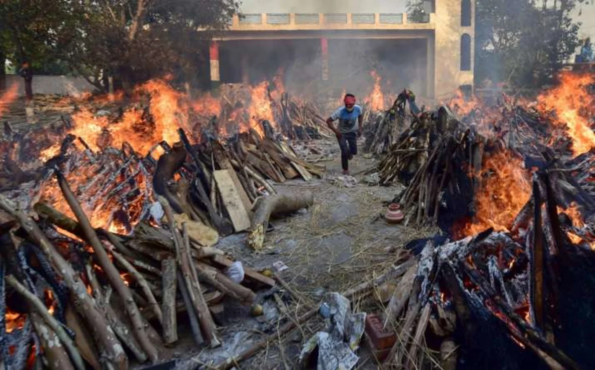 Hindistanda bir gündə koronavirusdan 4 min nəfər ölüb