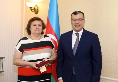 Sahil Babayev nazirlik əməkdaşlarına vəsiqələr və medallar təqdim edib