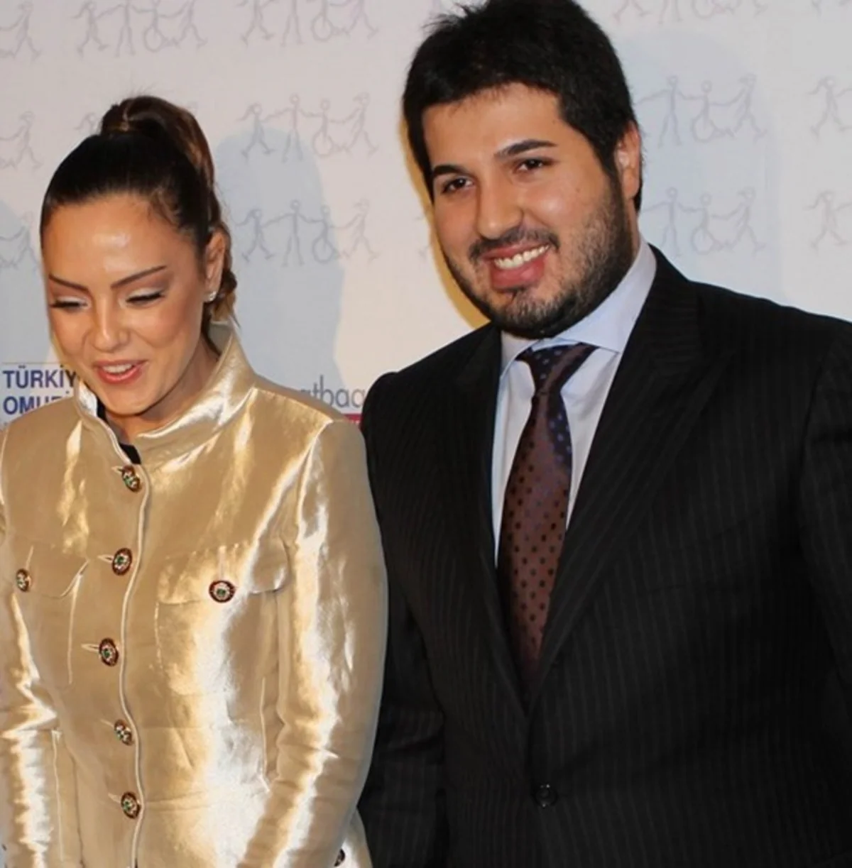 Ebru Gündeş Rza Zərrabla barışıb