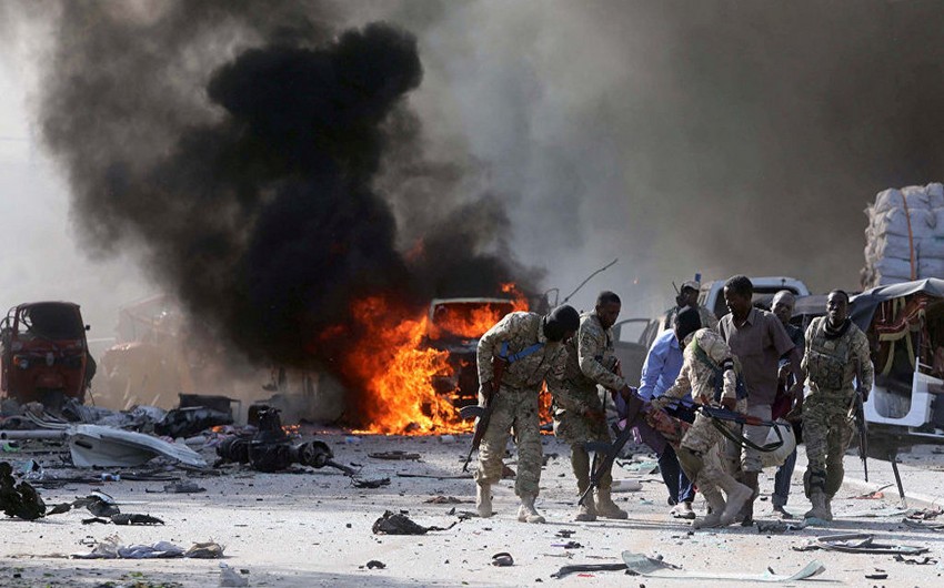 Somalidə prezident sarayı minaatanlardan atəşə tutulub