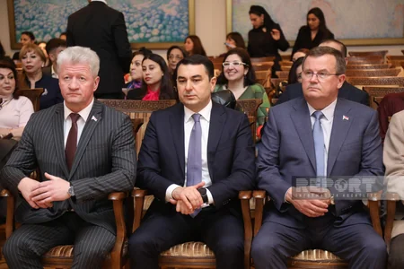 Bakıda Belarus rəssamlarının sərgisi açılıb