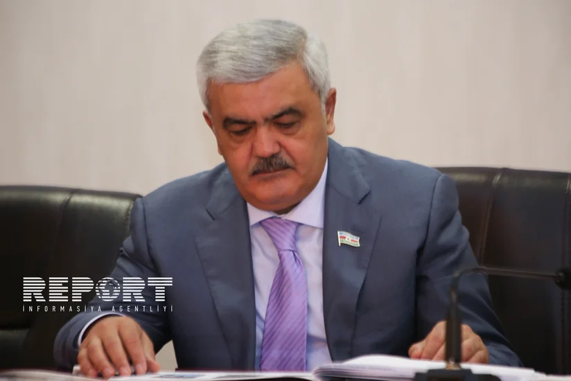 ​Rövnəq Abdullayev: Qiymət dəyişikliyi yalnız Ai-95 və Ai-98 markalı benzinə aid ola bilər