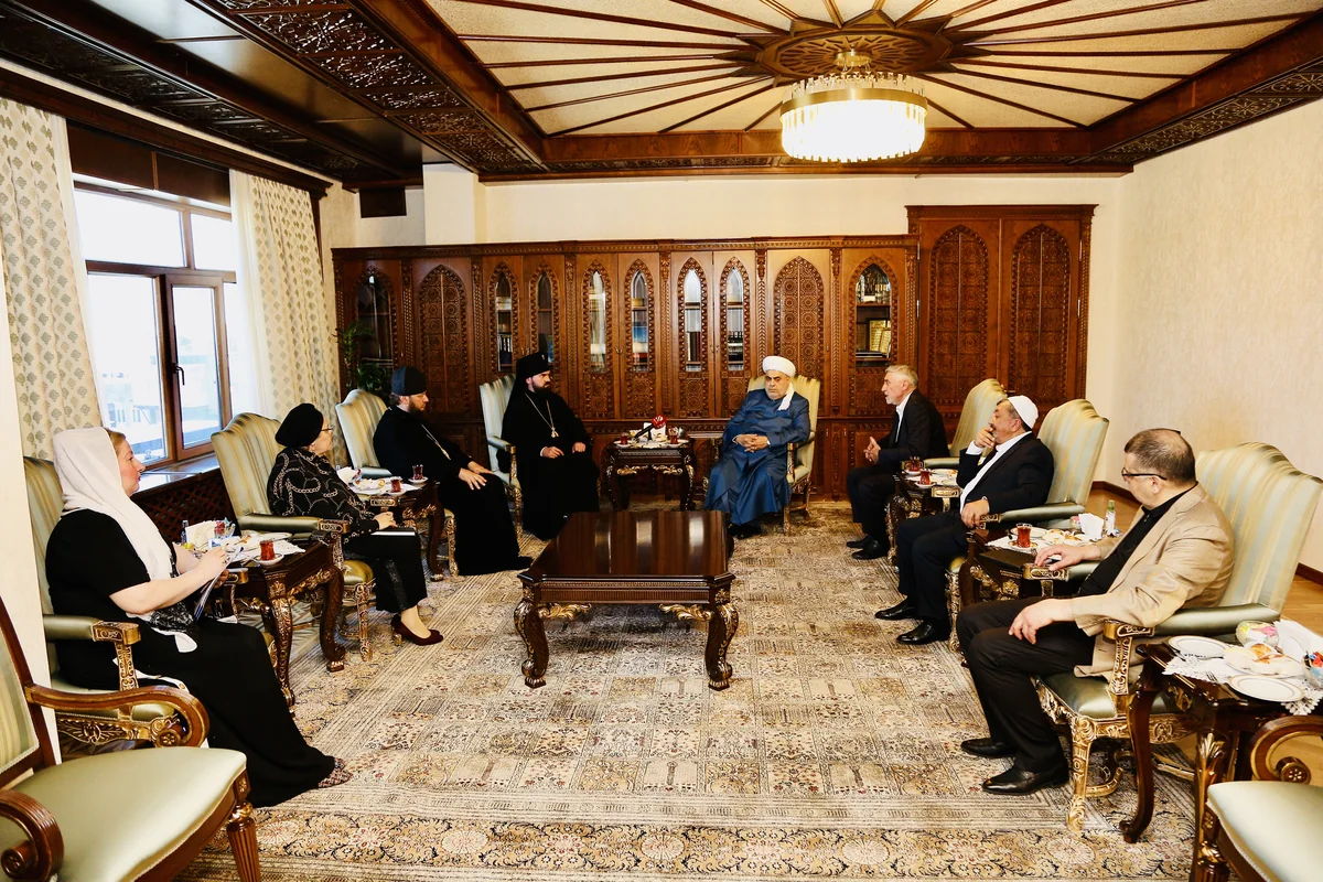 Allahşükür Paşazadə Rus Pravoslav Kilsəsinin nümayəndəsi ilə görüşüb