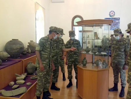 В Азербайджанской армии прошли мероприятия по случаю Дня Республики