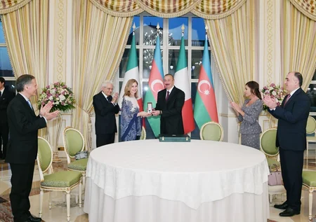 İtaliya Prezidentinin Azərbaycana rəsmi səfəri çərçivəsində təltifetmə mərasimi keçirilib