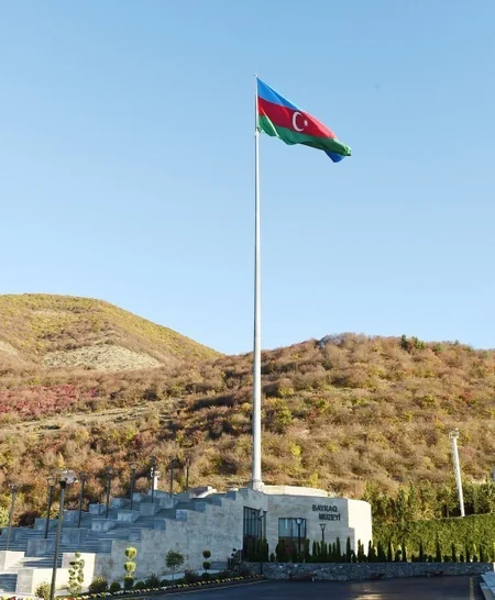 Prezident İlham Əliyev və birinci xanım Mehriban Əliyeva Şəkidə Bayraq Muzeyinin açılışında iştirak ediblər